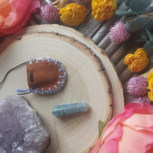 Leather Mini Mojo Bag Necklace by Rust Belt Raised Moss Agate Necklace - Picture 15 of 16